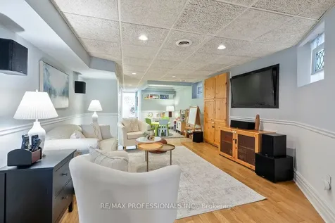 202 St Helen's Avenue Toronto ON M6H 4A1
