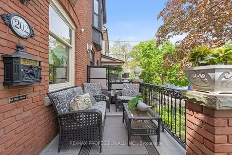 202 St Helen's Avenue Toronto ON M6H 4A1
