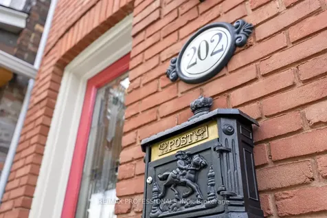 202 St Helen's Avenue Toronto ON M6H 4A1
