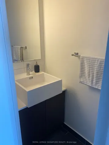 5 Hanna Avenue Toronto ON M6K 0B3
