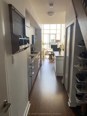 5 Hanna Avenue Toronto ON M6K 0B3