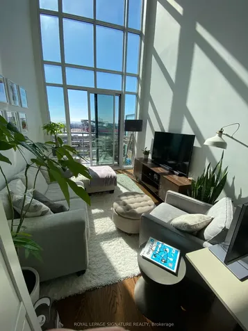 5 Hanna Avenue Toronto ON M6K 0B3