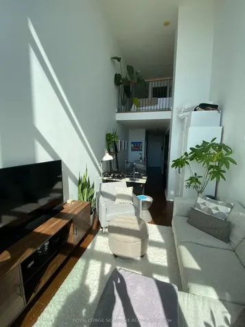 5 Hanna Avenue Toronto ON M6K 0B3