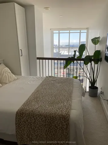 5 Hanna Avenue Toronto ON M6K 0B3