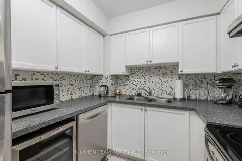 28 Empress Avenue Toronto ON M2N 6Z7
