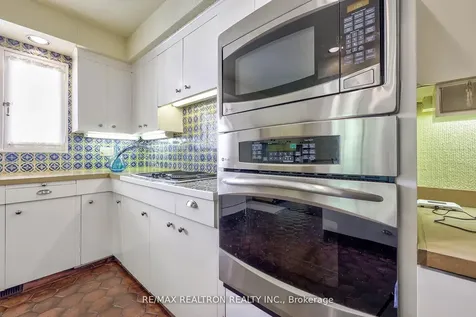 33 Sunnydene Crescent Toronto ON M4N 3J5