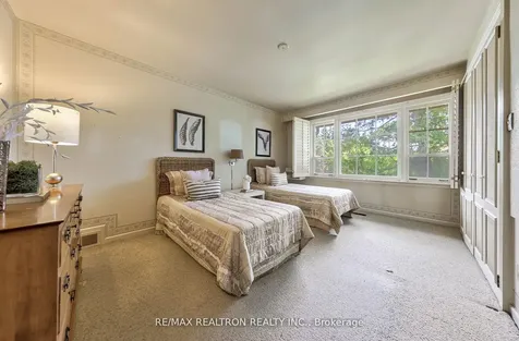 33 Sunnydene Crescent Toronto ON M4N 3J5