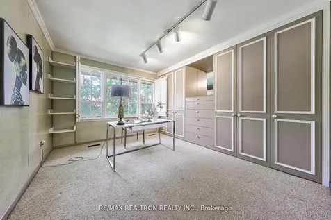 33 Sunnydene Crescent Toronto ON M4N 3J5