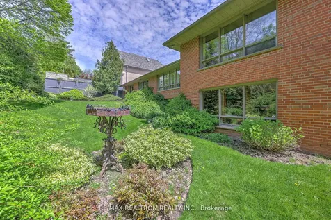 33 Sunnydene Crescent Toronto ON M4N 3J5