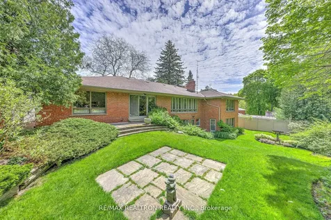 33 Sunnydene Crescent Toronto ON M4N 3J5