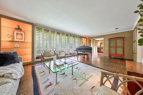 33 Sunnydene Crescent Toronto ON M4N 3J5