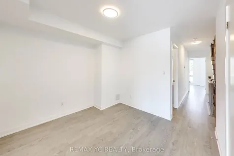 18 Deep Roots Terrace Toronto ON M6A 0G1