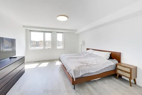 18 Deep Roots Terrace Toronto ON M6A 0G1