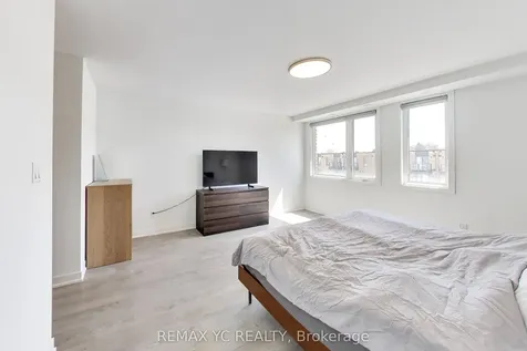 18 Deep Roots Terrace Toronto ON M6A 0G1