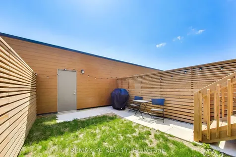 18 Deep Roots Terrace Toronto ON M6A 0G1