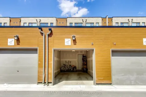 18 Deep Roots Terrace Toronto ON M6A 0G1