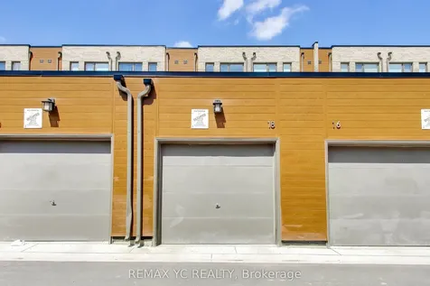 18 Deep Roots Terrace Toronto ON M6A 0G1