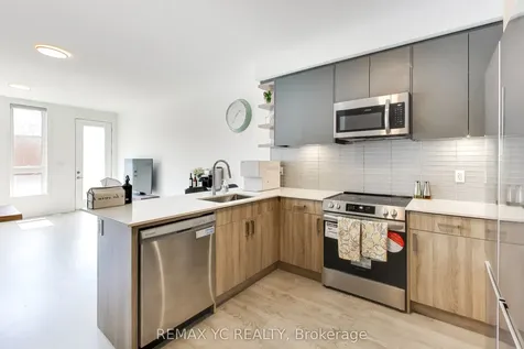 18 Deep Roots Terrace Toronto ON M6A 0G1