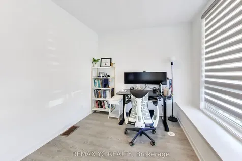 18 Deep Roots Terrace Toronto ON M6A 0G1