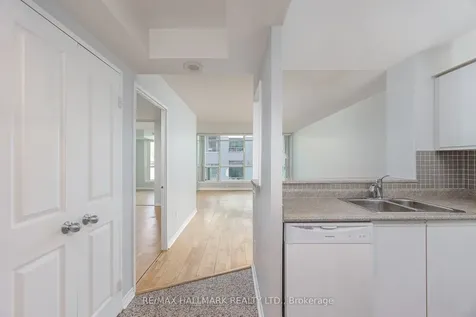 942 Yonge Street Toronto ON M4W 3S8