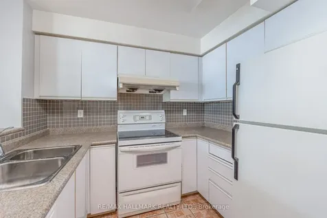 942 Yonge Street Toronto ON M4W 3S8