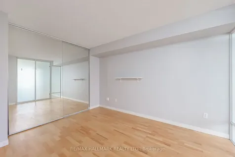 942 Yonge Street Toronto ON M4W 3S8