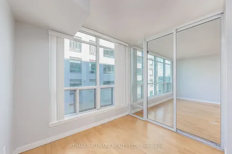 942 Yonge Street Toronto ON M4W 3S8