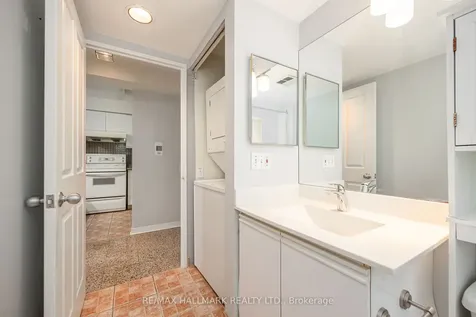 942 Yonge Street Toronto ON M4W 3S8