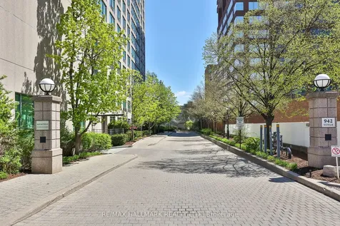942 Yonge Street Toronto ON M4W 3S8