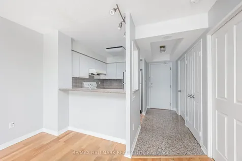 942 Yonge Street Toronto ON M4W 3S8