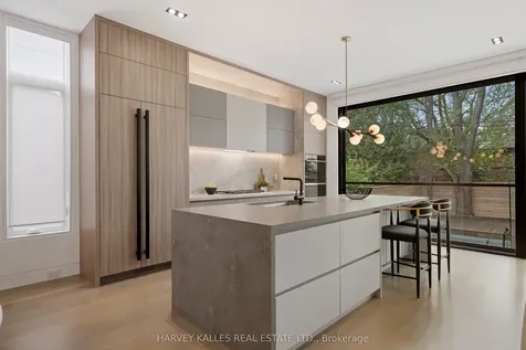 52 Elmsthorpe Avenue Toronto ON M5P 2L7
