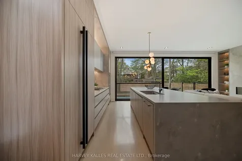 52 Elmsthorpe Avenue Toronto ON M5P 2L7