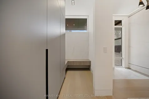 52 Elmsthorpe Avenue Toronto ON M5P 2L7
