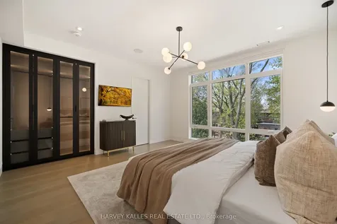 52 Elmsthorpe Avenue Toronto ON M5P 2L7