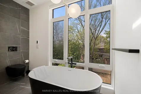 52 Elmsthorpe Avenue Toronto ON M5P 2L7
