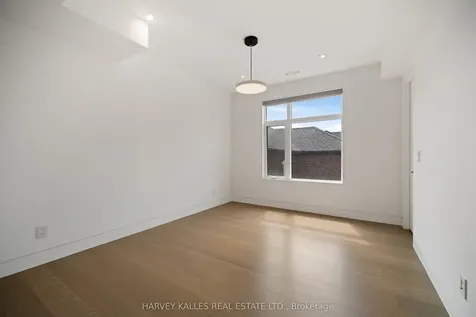 52 Elmsthorpe Avenue Toronto ON M5P 2L7
