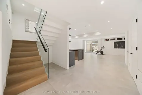 52 Elmsthorpe Avenue Toronto ON M5P 2L7