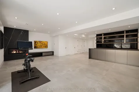 52 Elmsthorpe Avenue Toronto ON M5P 2L7