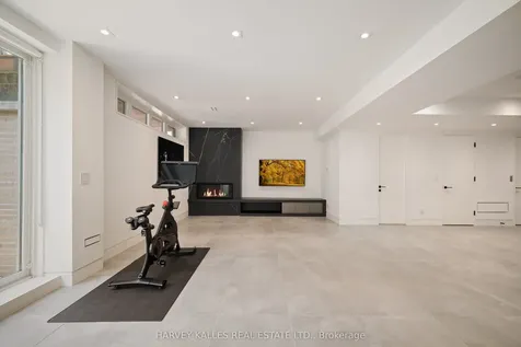 52 Elmsthorpe Avenue Toronto ON M5P 2L7