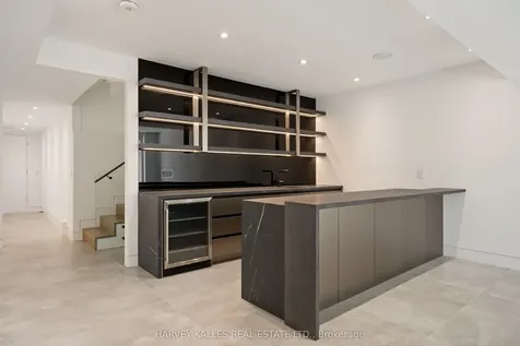 52 Elmsthorpe Avenue Toronto ON M5P 2L7