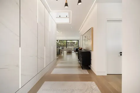 52 Elmsthorpe Avenue Toronto ON M5P 2L7