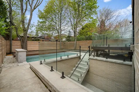 52 Elmsthorpe Avenue Toronto ON M5P 2L7