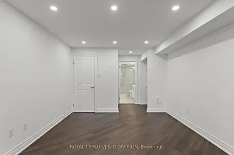 33 Elmhurst Avenue Toronto ON M2N 6G8