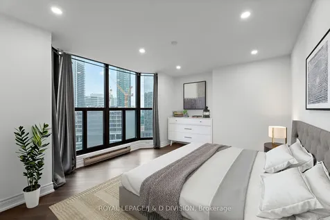 33 Elmhurst Avenue Toronto ON M2N 6G8