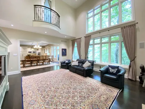 8 Crete Court Toronto ON M3C 2N6