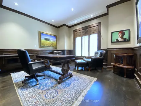 8 Crete Court Toronto ON M3C 2N6