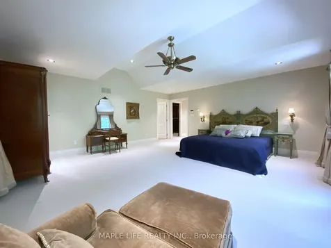 8 Crete Court Toronto ON M3C 2N6