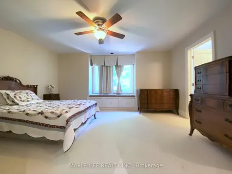 8 Crete Court Toronto ON M3C 2N6