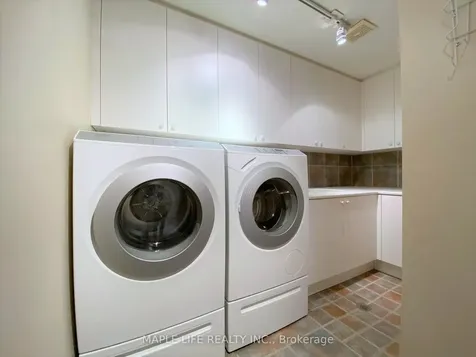 8 Crete Court Toronto ON M3C 2N6