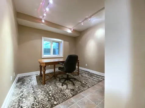 8 Crete Court Toronto ON M3C 2N6